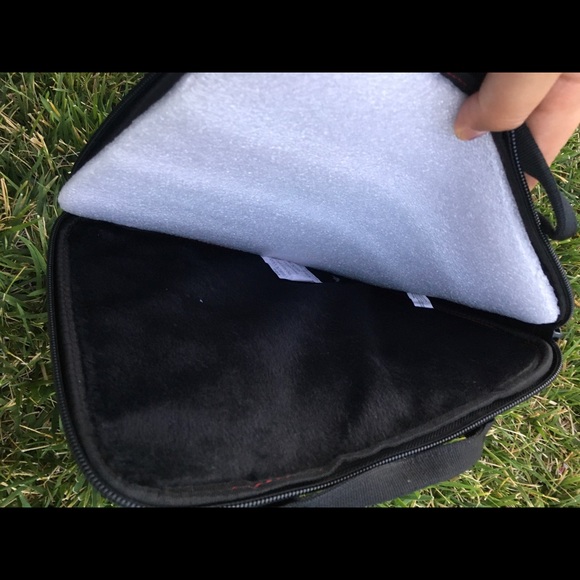 NWOT ipad black tablet carrying case - Picture 2 of 6